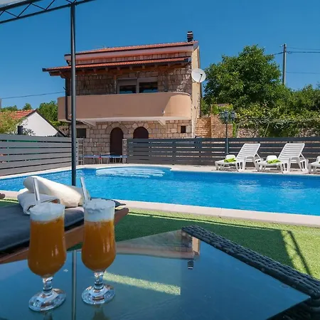 Holiday home Holiday Mateovi Dvori *