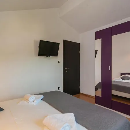 Holiday Mateovi Dvori Holiday home Slivno (Split-Dalmatia)